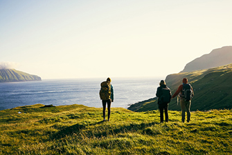 Gruppe går tur på Færøerne