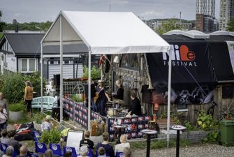 Musikere på lille scene