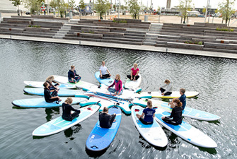 Yoga på padleboard
